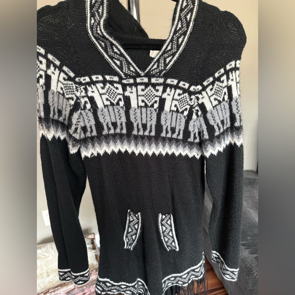 Alpaca hooded black llama sweater with fringe